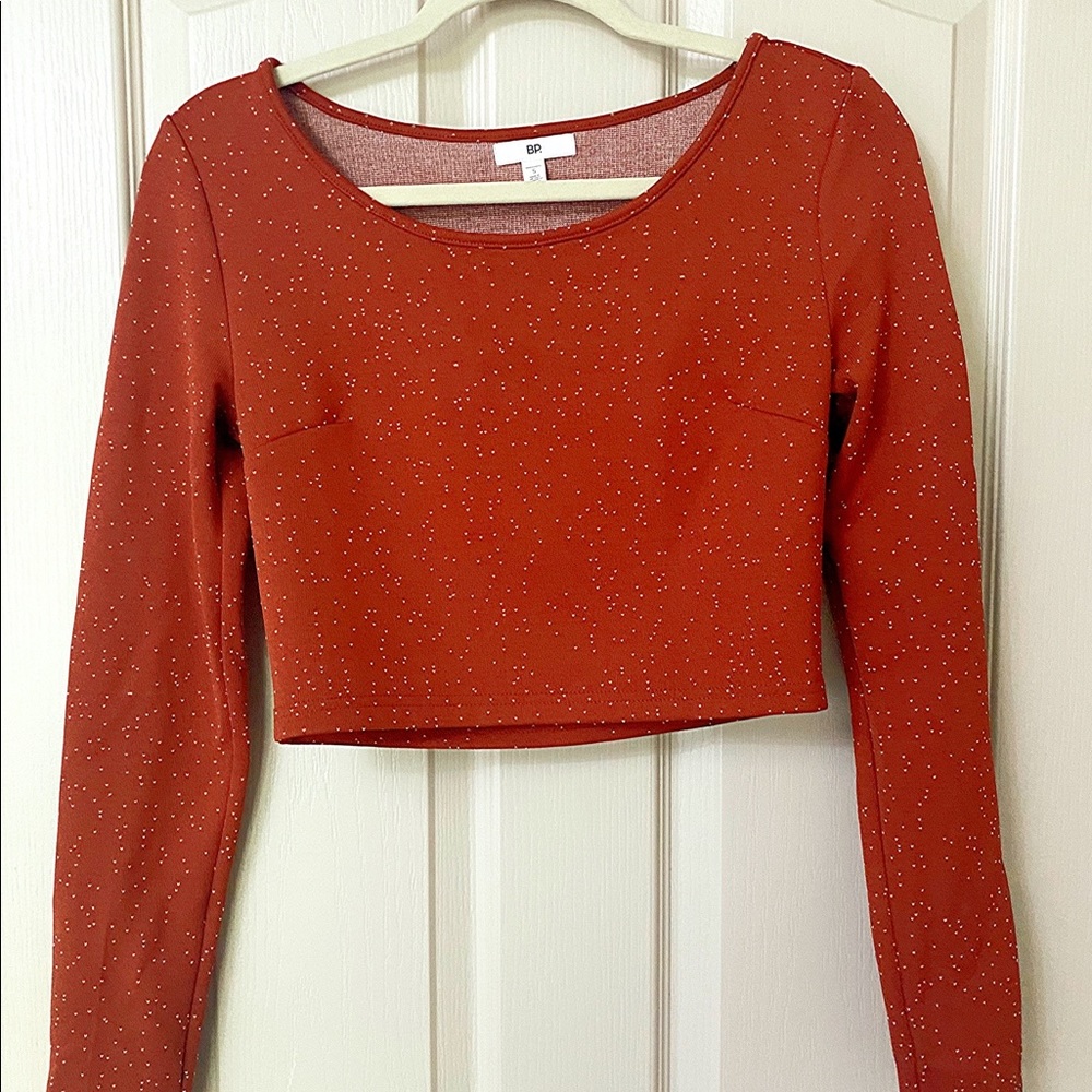 Red crop top w/ mini white heart stitches ❤️🤍